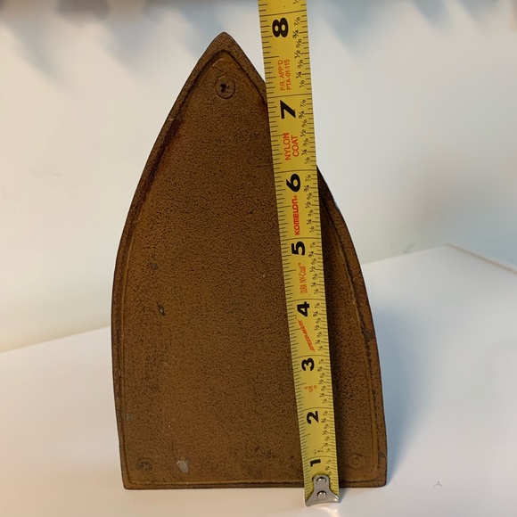 Vintage Cast Iron Iron - Picture 7 of 8